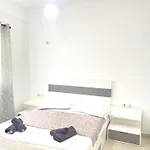 Ernest * Sarandë