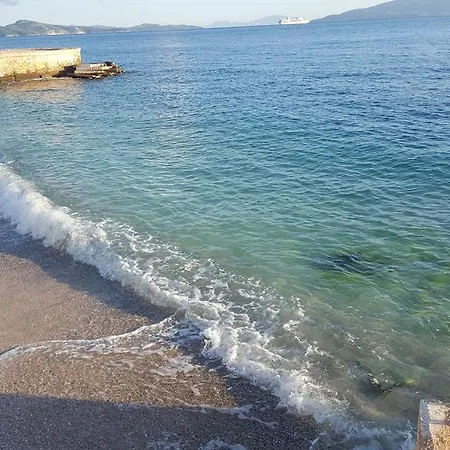 アパート Ernest Sarandë