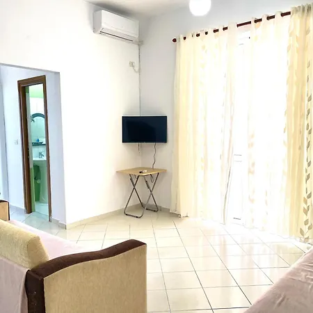 Ernest Apartment *